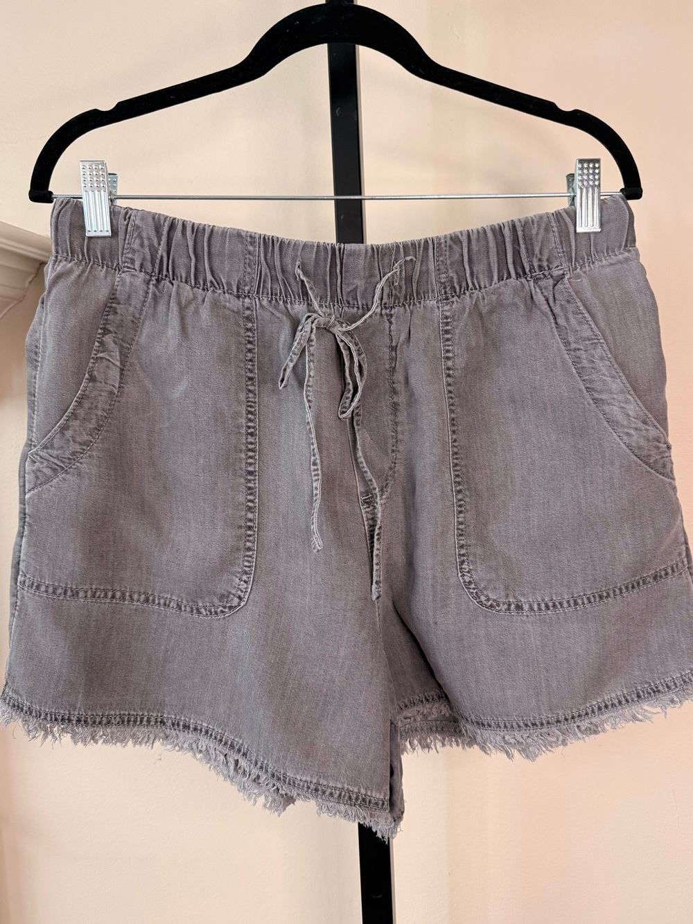 Gray Lightweight Lyocell Shorts, raw hem Size M 8-10
